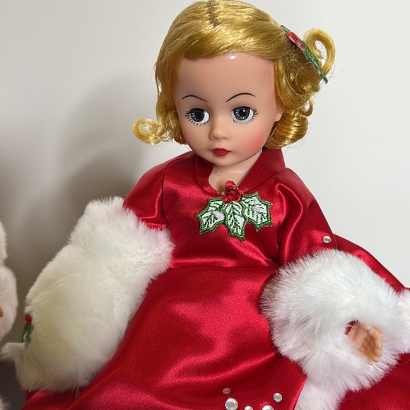 Madame Alexander’s 10” White Christmas Set #15380 - Picture 2 of 11